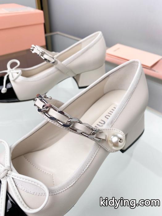 滑らかなレザー 2026新発売 デザイン高いMiuMiuブランド コピー 販売 店ブーツ.._0_4