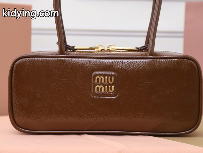 今年流大人っぽさ 送料関税込 実用性は勿論MiuMiuバッグブランド 品 激安 通販.._0_5