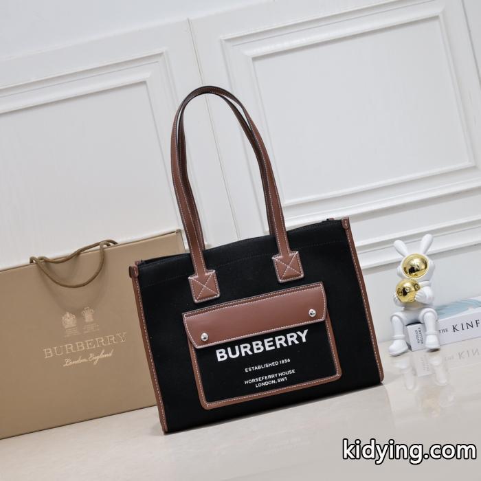 超一流のブランド 一気にトレンド感満載な着こなし 日本限定モデルバッグBURBERRY偽 ブランド 販売._0_0