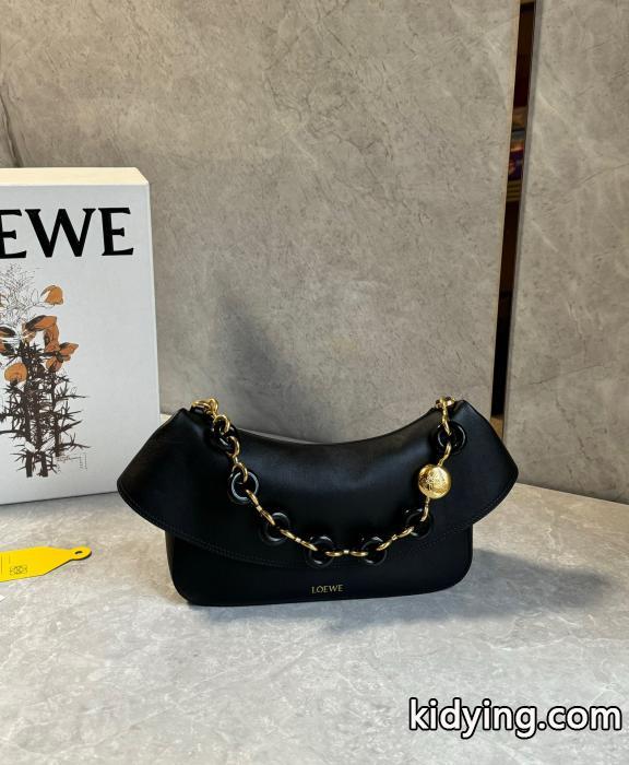 コピー ブランドバッグ話題となる人気品 旬のアイテム 抜け感のあるLoewe._0_0