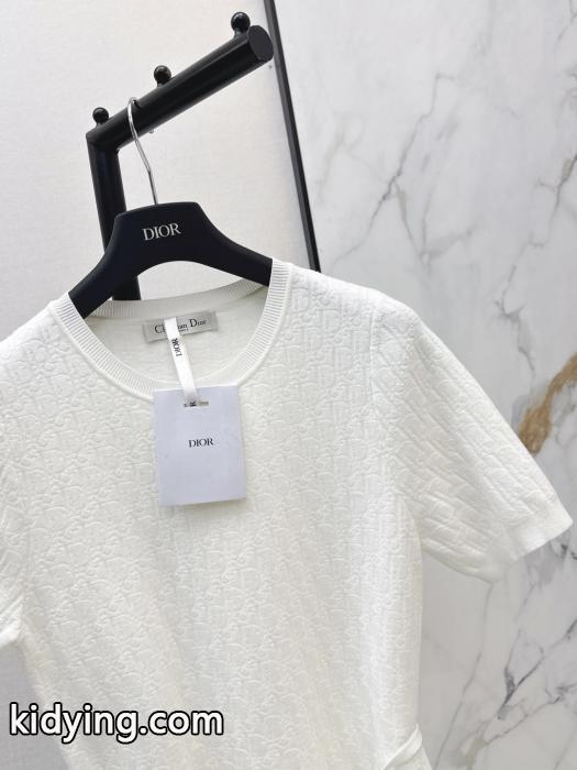 DIORワンンピース雑誌掲載のアイテム 新作限定大人でお上品 爆発的人気オシャレ度がアップ偽物 ブランド 販売._0_3
