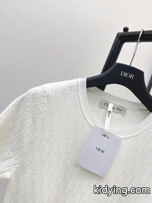 DIORワンンピース雑誌掲載のアイテム 新作限定大人でお上品 爆発的人気オシャレ度がアップ偽物 ブランド 販売._0_4