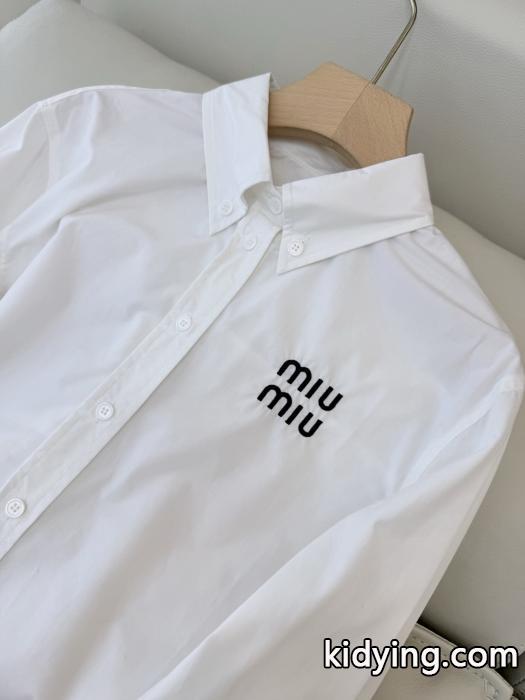 シャツコピー 商品 ブランドMiuMiu大人気コラボ商品 贈り物に2026年度 高級感が溢れる.._0_4
