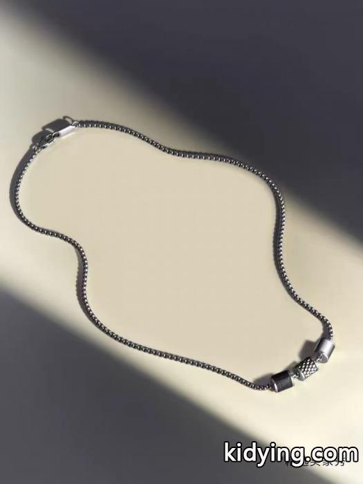 シルバーアクセサリーコピー ブランド 通販お買い得本物保証 素敵続くトレンド 新色入荷アルマーニ.._0_1