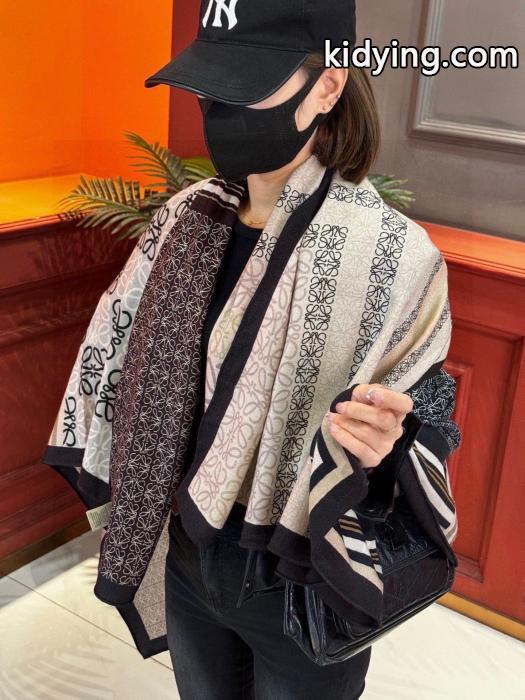 マフラーLoewe性別関係なく人気 爆買い最新作 最安値が実現通販 ブランド.._0_0
