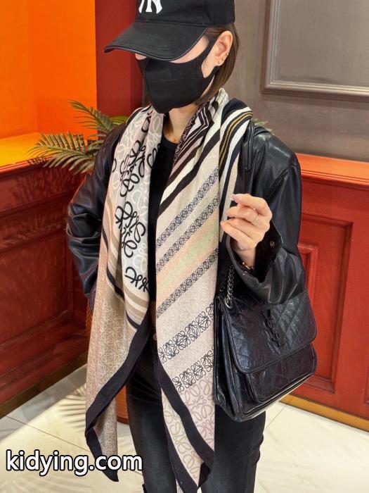 マフラーLoewe性別関係なく人気 爆買い最新作 最安値が実現通販 ブランド.._0_2