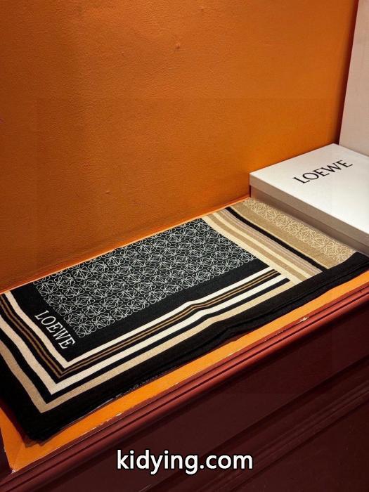 マフラーLoewe性別関係なく人気 爆買い最新作 最安値が実現通販 ブランド.._0_4