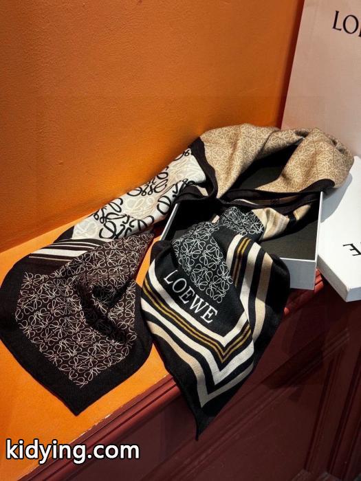 マフラーLoewe性別関係なく人気 爆買い最新作 最安値が実現通販 ブランド.._0_5