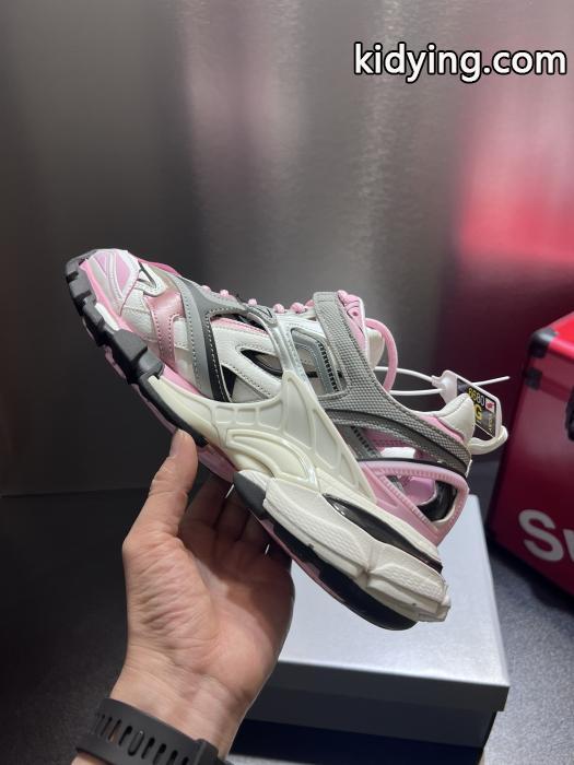 新作 新作多色!! 今年流大人っぽさスニーカーBalenciagaスーパー コピー 通販._0_1