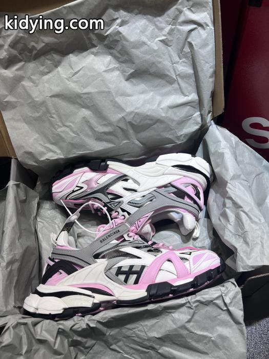 新作 新作多色!! 今年流大人っぽさスニーカーBalenciagaスーパー コピー 通販._0_2