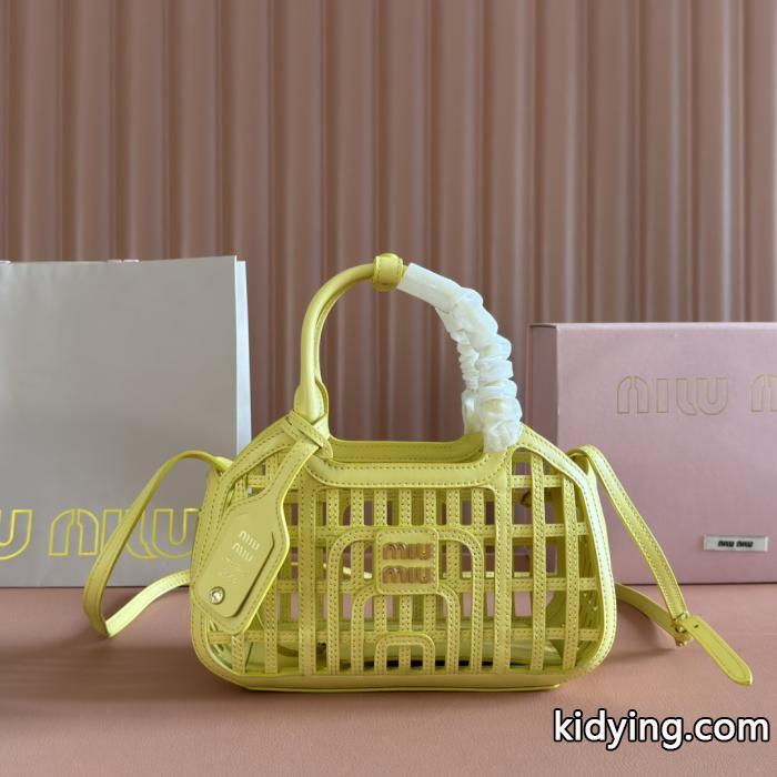 コピー ブランド 優良MiuMiu機能性もオシャレさも抜群 今年発売 超激得新品バッグ.._0_0