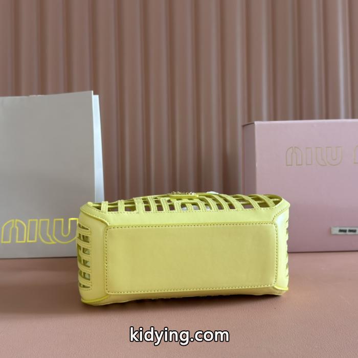 コピー ブランド 優良MiuMiu機能性もオシャレさも抜群 今年発売 超激得新品バッグ.._0_3