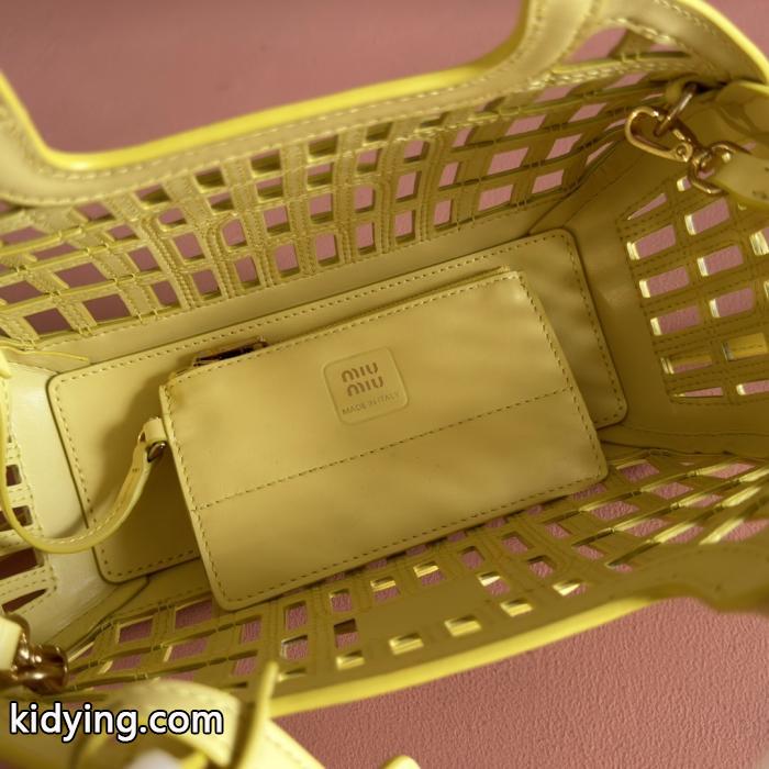 コピー ブランド 優良MiuMiu機能性もオシャレさも抜群 今年発売 超激得新品バッグ.._0_4
