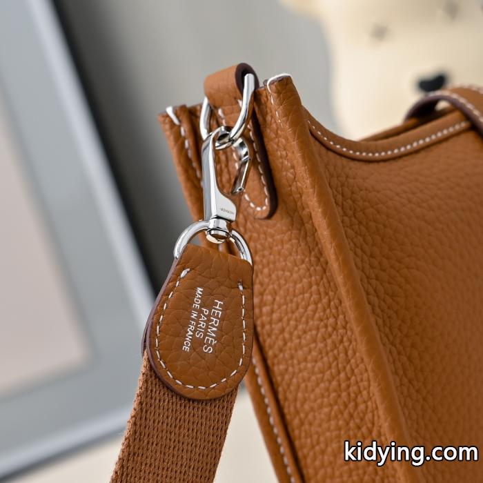 バッグオシャレだけど疲れない ソフトな素材を使用 シックな色合いHERMESコピー ブランド 販売._0_5
