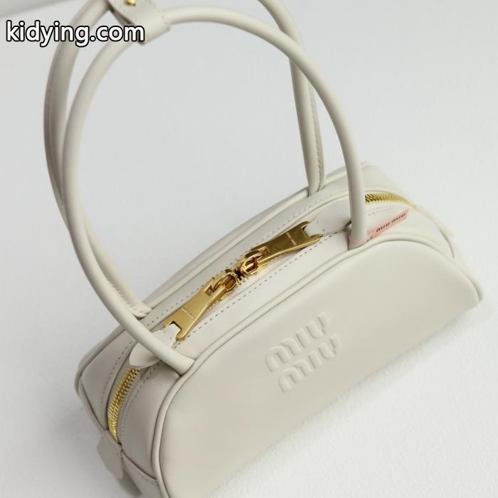 バッグMiuMiu芸能人愛用 魅力的 新作限定ブランド コピー 販売店._0_2