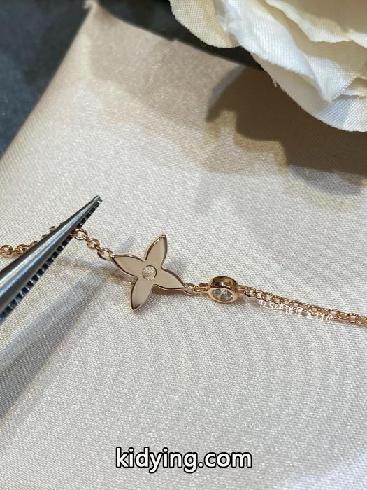 新品限定セール プレゼントにも 夏のカジュアルコーデに欠かせないアクセサリーLOUIS VUITTONスーパー コピー 通販._0_1