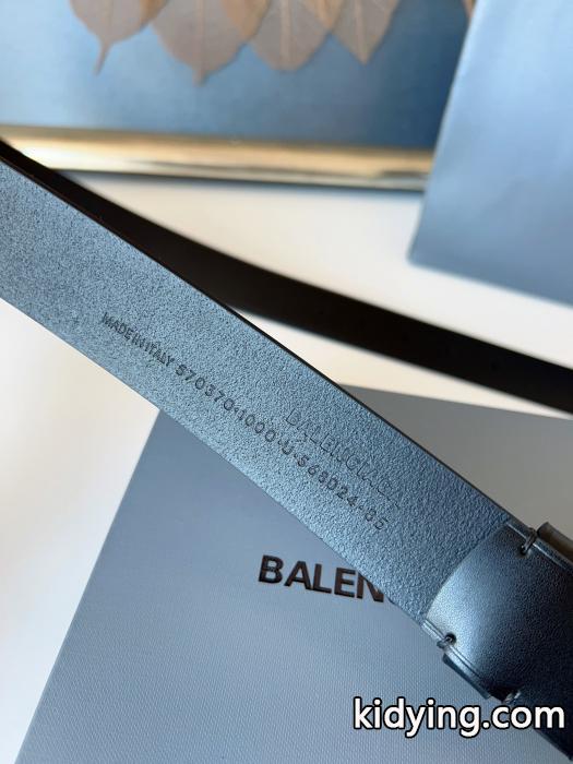 超一流のブランド 一気にトレンド感満載な着こなし 日本限定モデル&nbsp;&nbsp;&nbsp;&nbsp;ベルトBalenciaga偽 ブランド 販売._0_4