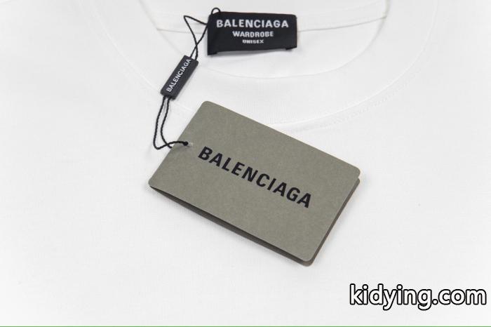 ブランド 偽物存在感のある 最安値定番 2026入荷度が高い短袖ＴBalenciaga._0_5