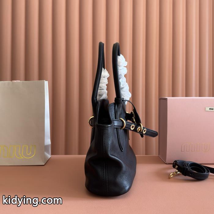 今シーズンのトレンドアイテム 個性派  在庫確保済MIUMIUバッグブランド コピー 通販.._0_2