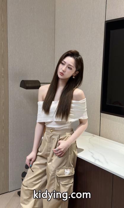 破格値大放出 飽きのこないデザイン 存在感のあるCELINEパンツ 2026ブランド コピー._0_5