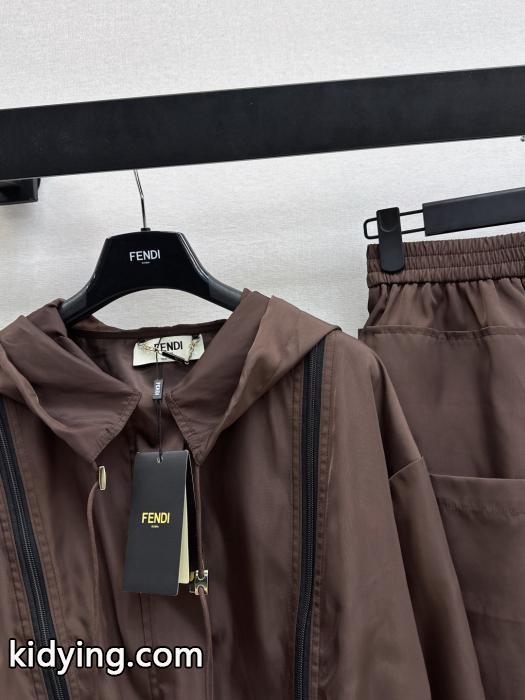 FENDIブランド コピー 販売クリスマス人気商品 話題となる人気品 モード感の高いセット.._0_2