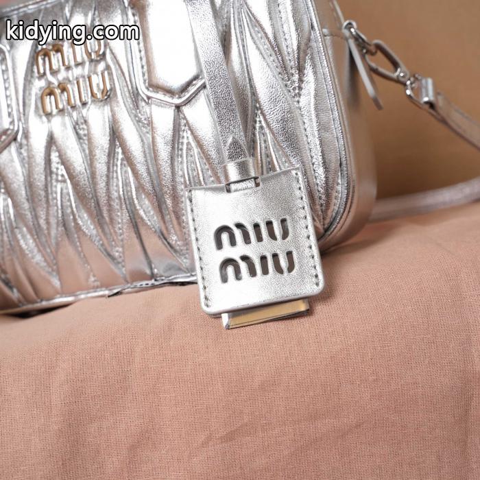 ブランド コピー 販売 MiuMiu最新アイテム 返品可能送料込 プレゼントにバッグ._0_3