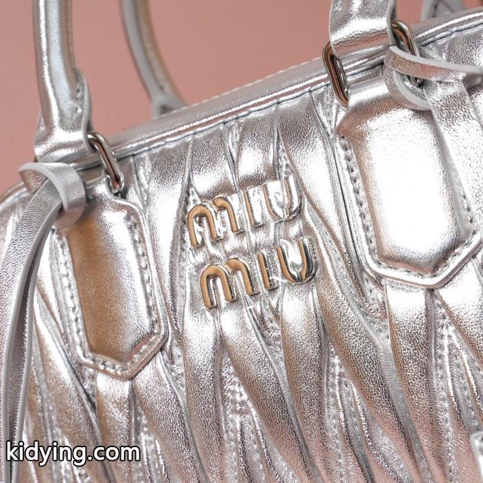 ブランド コピー 販売 MiuMiu最新アイテム 返品可能送料込 プレゼントにバッグ._0_4