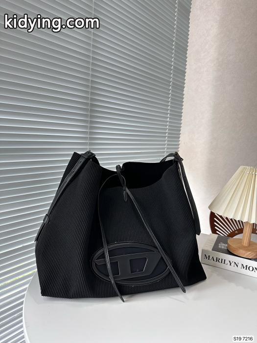 セレブに大人気 スタイリッシュな印象 人気定番大人気ディーゼルスーパー コピー どこで 買えるバッグ.._0_2