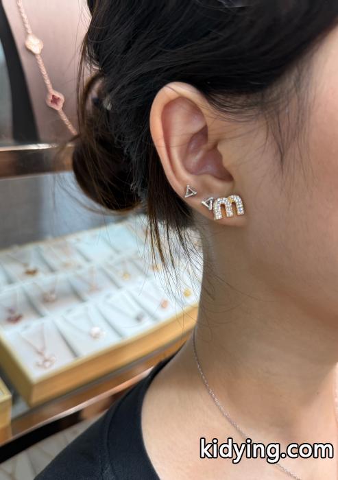 ヘアアクセサリーMiuMiu選べるカラバリ 使いやすさのトレンド おしゃれ感で魅せる！ブランド スーパー コピー._0_0