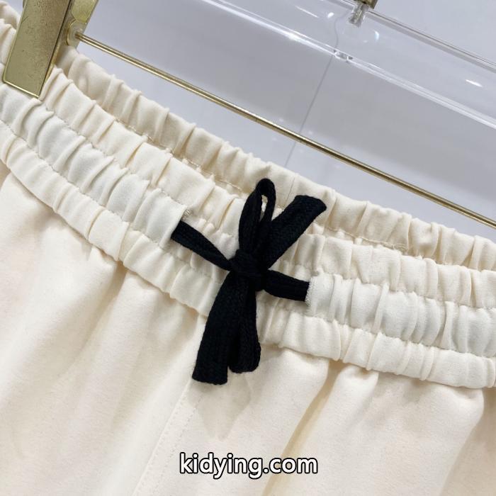 華やかな印象に 大人でお上品 【激安】高級品通販CELINEブランド コピー 品パンツ._0_4
