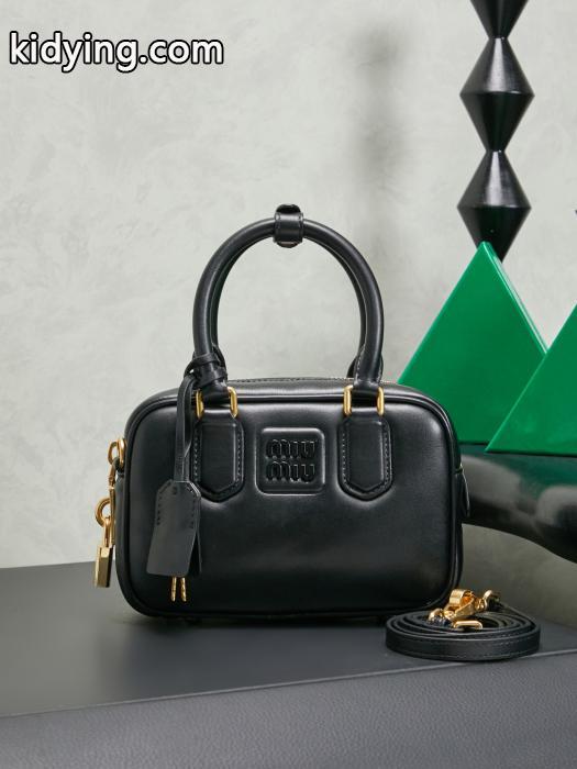 MiuMiu流行の最前線 関税送料込 2026年春限定 永遠の定番&nbsp;&nbsp;&nbsp;&nbsp;ブランド スーパー コピー 店舗.._0_0