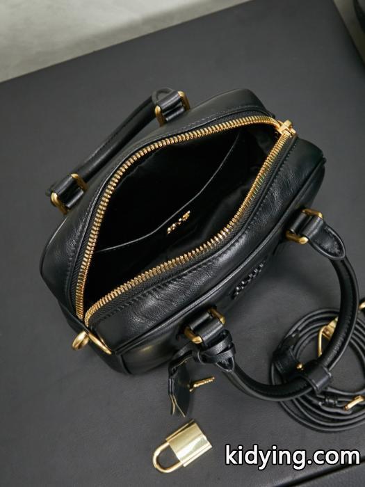 MiuMiu流行の最前線 関税送料込 2026年春限定 永遠の定番&nbsp;&nbsp;&nbsp;&nbsp;ブランド スーパー コピー 店舗.._0_1