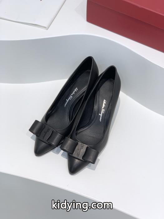 FERRAGAMOサンダルブランド フェイク爆買い低価 着まわし力抜群 立ち上げより入荷!.._0_1
