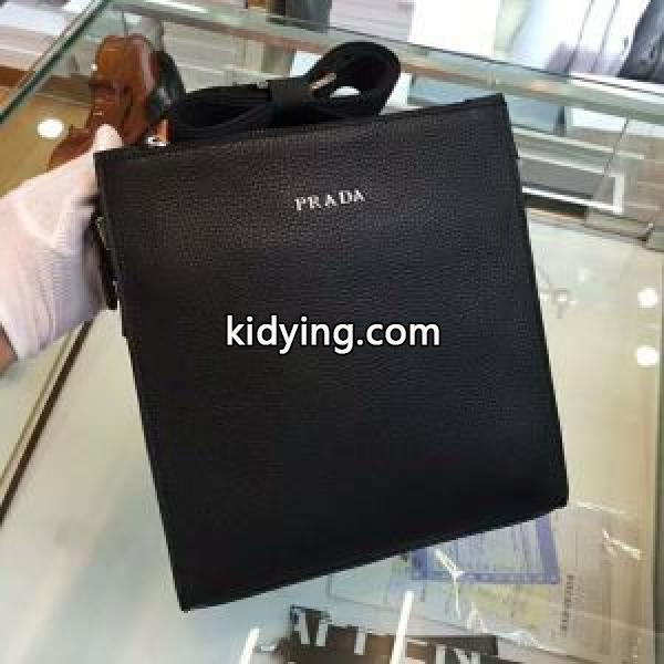 個性的なデザイン プラダ PRADA 2018春夏新作 斜め掛けバッグ_プラダ メンズバッグ_バッグ メンズ_スーパーコピーブランド激安通販 専門店-0