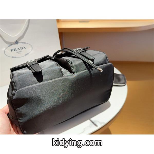 2026新作 シンプル 洗練された PRADA プラダ コピー デイパック ブラック ベストセラー-3