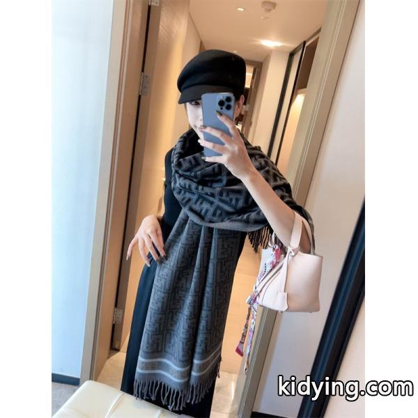 FENDI フェンディ コピー2025秋冬注目度UP・ライトタッチショール 売れ筋ランキング-4