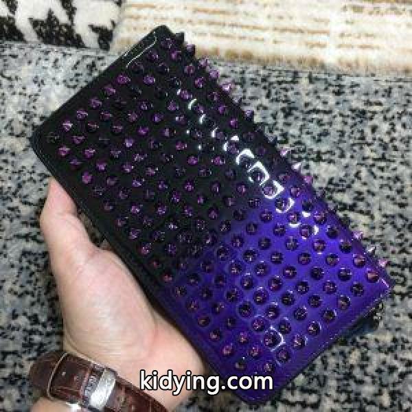 高級感漂うChristian Louboutinルブタンスーパーコピー2018年春夏新作レディーススパイクスラウンドファスナース長財布-0