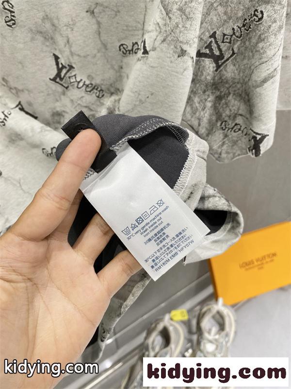 LOUIS VUITTON 2026ss☆☆ルイヴィトン上下着コピー 吸湿速乾 半袖スポーツTシャツ&ショーツ セット ランニング-5