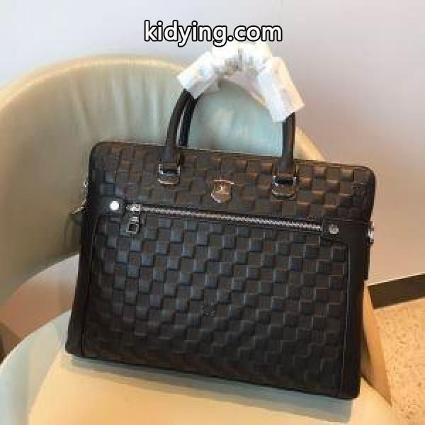 秋冬っぽいスタイルを作り出す ルイ ヴィトン 冬のおしゃれをレベルアップ LOUIS VUITTON ハンドバッグ この秋におしゃれでかわいい着こなし_ルイ ヴィトン LOUIS VUITTON_ブランド コピー 激安(日本最大級)-0