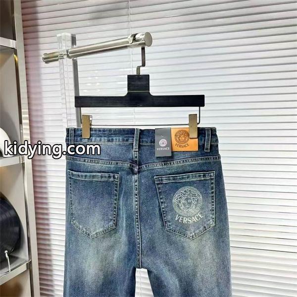 VERSACE 春夏になると流行する ヴェルサーチ ジーンズ_ブランド コピー 激安(日本最大級)-3