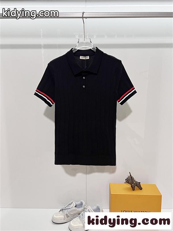 ブラック ニットポロシャツ MONCLER モンクレール コピー 袖ライン配色 リブ編み 半袖 襟付き ボタンデザイン-1