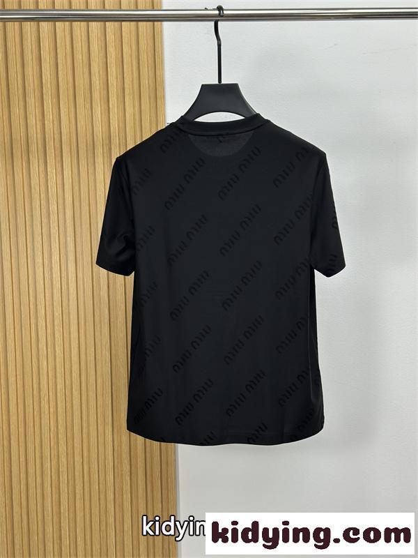 総柄モチーフ ミニマルスタイル すっきりシルエット MIUMIU ミュウミュウ コピー コットンTシャツ 日常ウェア-7