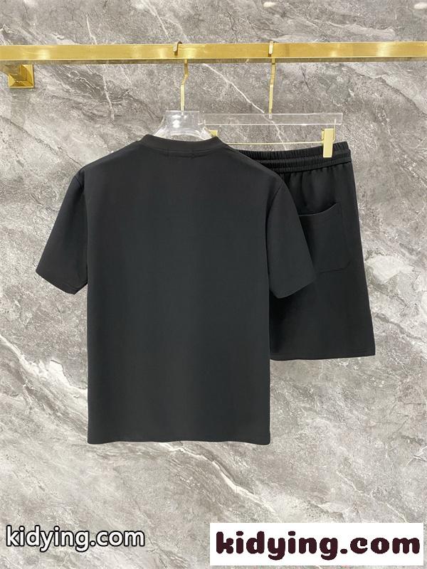 プラダ コピー セットアップ 半袖 PRADA ショートパンツ シンプル 快適素材 外出兼用-1