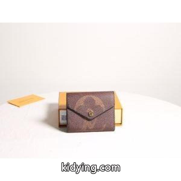 財布/ウォレット 秋冬っぽいおしゃれを楽しめる ルイ ヴィトン 真冬にもうまく着こなせる LOUIS VUITTON 秋冬ナチュラルコーデに大活躍_ルイ ヴィトン LOUIS VUITTON_ブランド コピー 激安(日本最大級)-0