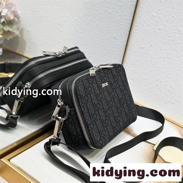 DIOR ディオール スーパーコピー 売れ筋商品 ショルダーバッグ コンパクト ダブルファスナー 軽量仕様-1