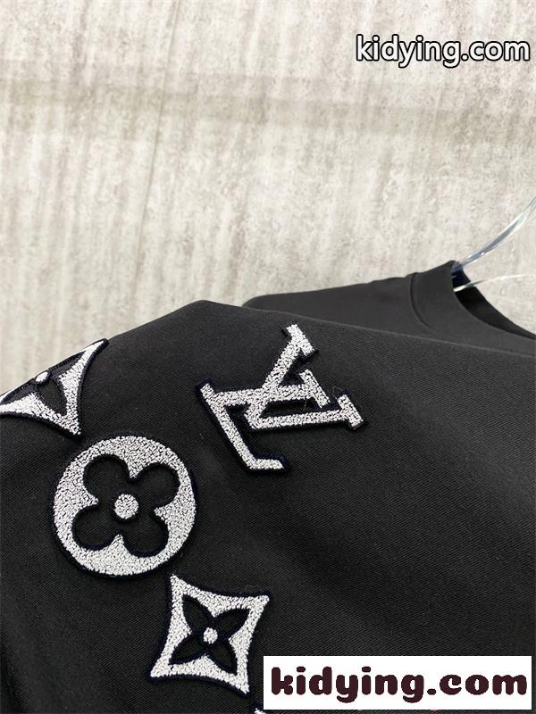 ルイヴィトン コピー 半袖Tシャツ メンズ レディース クルーネック 刺繍ロゴ フラワーモチーフ ブラック ホワイト ユニセックス カジュアル 新作 LOUIS VUITTON-3