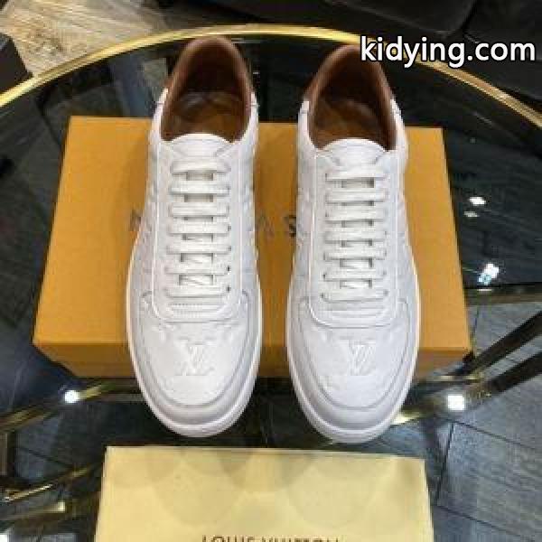 2色可選 さりげなく華やかに ルイ ヴィトン LOUIS VUITTON コーデに新しさが混在する スニーカー_ルイ ヴィトン LOUIS VUITTON_ブランド コピー 激安(日本最大級)-1
