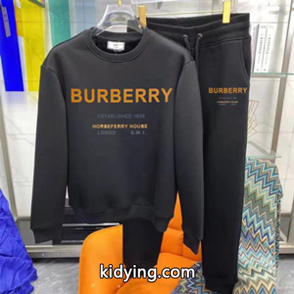 Burberryバーバリー偽物 上下セット 肌触りの着心地良い シンプルな丸首ネックデザイン 秋冬コーデで活躍-0