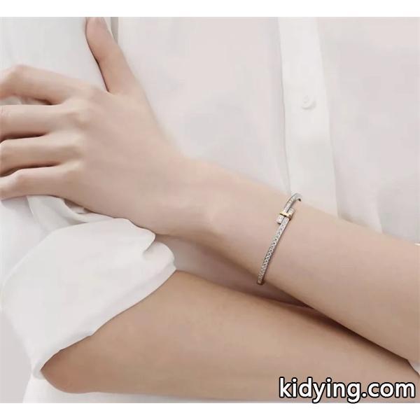 ティファニーブレスレットコピー Tiffany ＆ Co  最重要！秋冬トレンド ファッション_スーパーコピーブランド激安通販 専門店-0