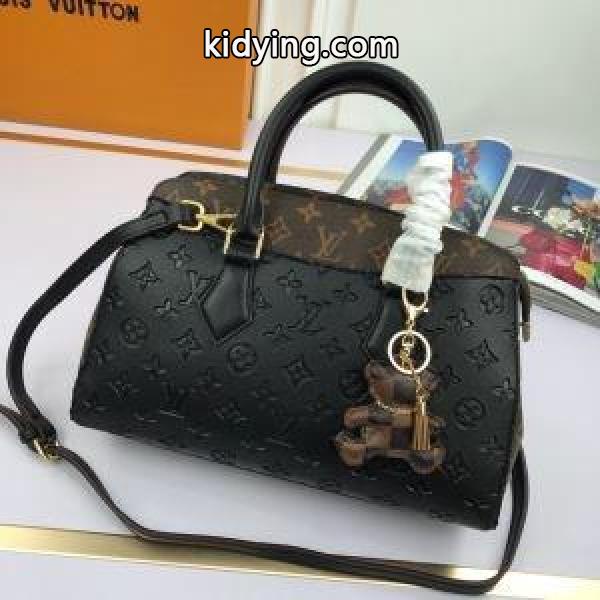 軽やかにコーデを楽しむ LOUIS VUITTON 軽やかに着たい春夏コーデ ルイ ヴィトン レディースバッグ_ルイ ヴィトン LOUIS VUITTON_ブランド コピー 激安(日本最大級)-0